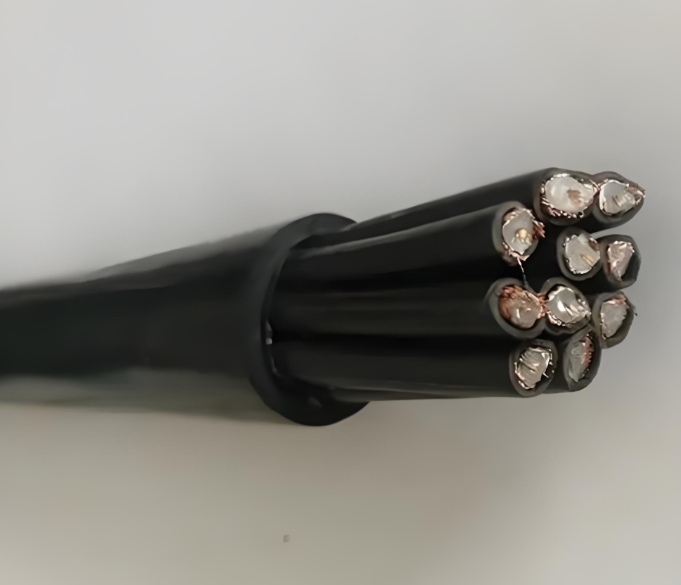 電纜應(yīng)具有良好的絕緣性能，以防止漏電和觸電事故.jpg